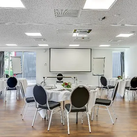 The Originals City, Memorial 3* קאין